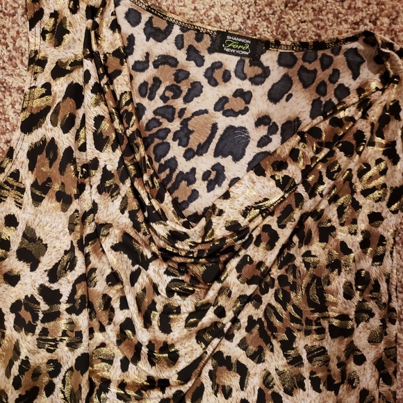 Ladies Large Top - Picture 2 of 2